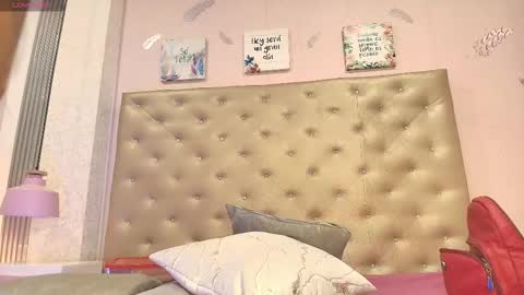 Snapshot of paola__23 chatting on February 22, 3:51 am online show from February 22, 3:51 am