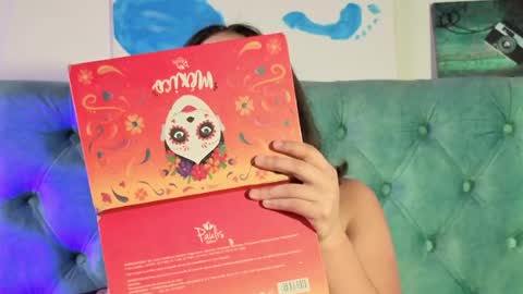 Paola Lyon online show from April 16, 6:30 pm