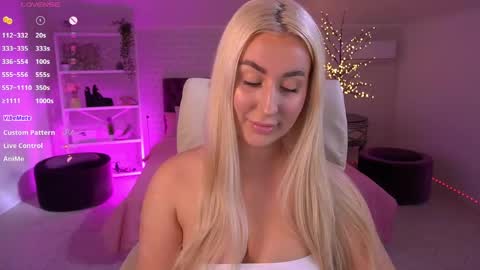 Lia online show from April 30, 2:12 pm