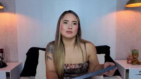 paolarey_ online show from February 18, 10:39 pm