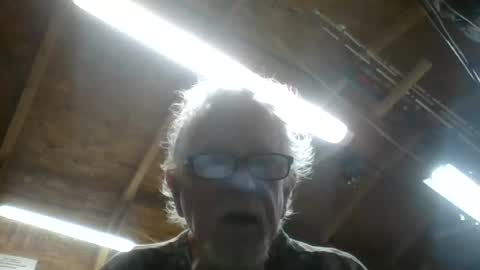 papajb70 online show from August 3, 3:27 am