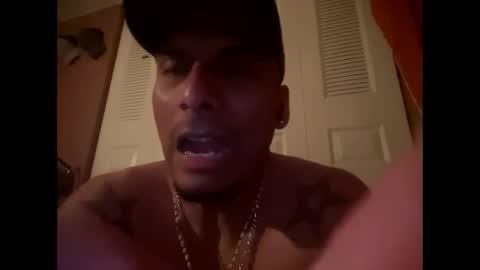 Snapshot of papasitoric0 chatting on February 6, 7:45 am papasitoric0 online show from February 6, 7:45 am