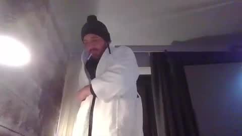 papi_chul0420 online show from March 5, 12:38 am