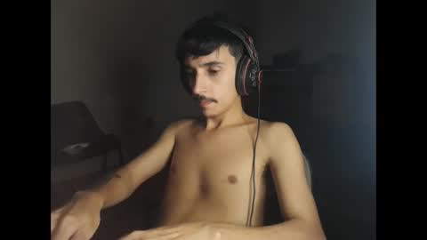 Snapshot of papito20cm chatting on January 28, 4:29 am Lau online show from January 28, 4:29 am