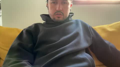 paprika_555 online show from April 14, 5:24 am