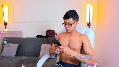Ryan And Casper online show from May 7, 2:33 pm