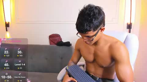 Snapshot of paradise_boy_s chatting on June 17, 1:56 pm Ryan And Casper online show from June 17, 1:56 pm