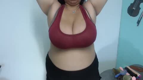 Snapshot of pareja_explosivasexx chatting on April 10, 5:28 pm Luna online show from April 10, 5:28 pm