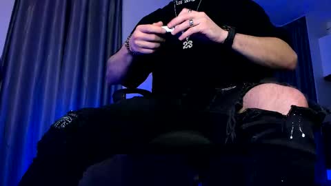 Paris online show from December 18, 10:27 pm