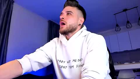 Paris online show from March 9, 10:47 pm