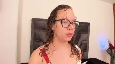PARIS LOVE  online show from July 24, 11:08 am