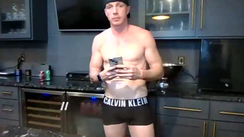 Snapshot of parkerflexes chatting on June 29, 1:00 pm Parker online show from June 29, 1:00 pm