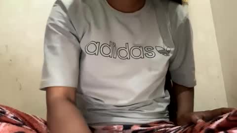 Snapshot of parneetu_642 chatting on February 22, 5:30 am parneetu_642 online show from February 22, 5:30 am