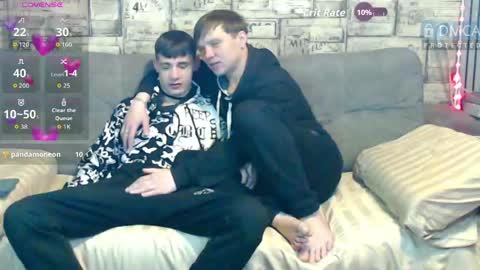 Snapshot of passionate_bonds chatting on May 2, 4:06 am Max tall dark-haired guy with tattoos and Phil blond-haired online show from May 2, 4:06 am