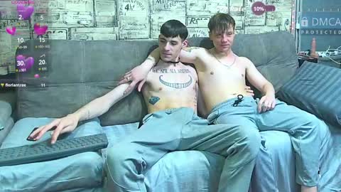 Snapshot of passionate_bonds chatting on June 2, 1:18 am Max tall dark-haired guy with tattoos and Phil blond-haired online show from June 2, 1:18 am