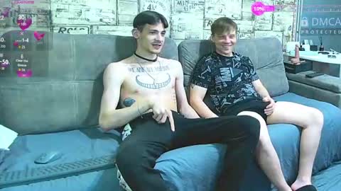 Snapshot of passionate_bonds chatting on June 18, 2:01 am Max tall dark-haired guy with tattoos and Phil blond-haired online show from June 18, 2:01 am