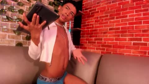 Snapshot of patrick_lovee chatting on March 13, 10:05 pm Patrick online show from March 13, 10:05 pm