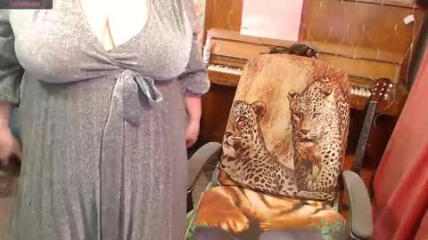 PatsyORose online show from December 14, 3:45 am