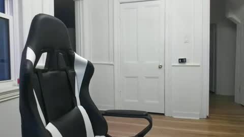 shy online show from December 17, 9:38 pm