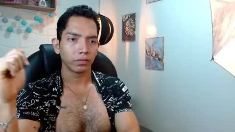 paul_cros online show from May 26, 11:17 am