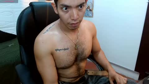 paul_cros online show from May 29, 11:19 am