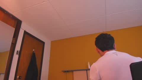Snapshot of paul_evanss chatting on December 4, 1:09 pm Paul online show from December 4, 1:09 pm