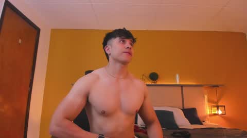 Snapshot of paul_evanss chatting on December 9, 1:02 pm Paul online show from December 9, 1:02 pm