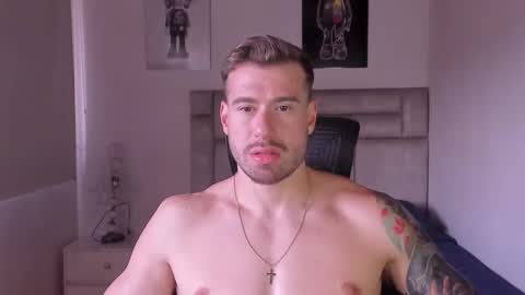 PAUL ROGER online show from November 8, 4:29 pm