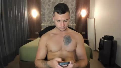 paulblack021 online show from June 24, 11:31 am