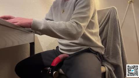 Snapshot of paulchen234xxx chatting on January 6, 6:17 am toni-paul online show from January 6, 6:17 am