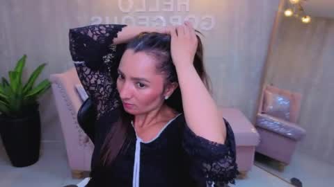 Snapshot of paulette37_a chatting on May 20, 7:53 pm Paulette online show from May 20, 7:53 pm