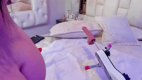 paulinabelen21 online show from March 21, 9:03 am