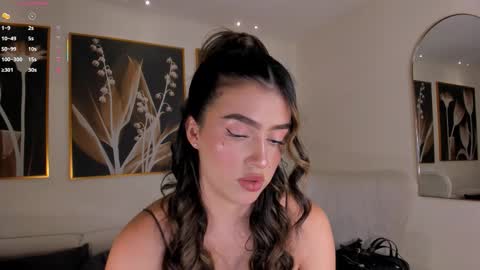 Paulina Santos  online show from February 5, 8:35 pm