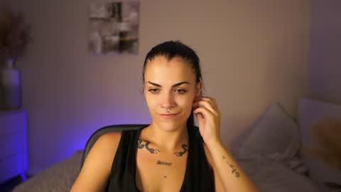 Snapshot of pauline_2005 chatting on July 25, 7:00 pm Pauline online show from July 25, 7:00 pm