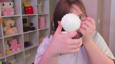 Erica online show from May 25, 9:15 am