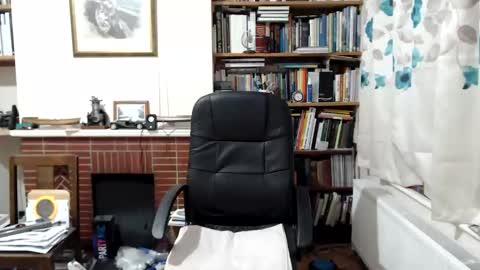 Snapshot of paull56r_ chatting on October 12, 10:09 pm Hi Im Paul online show from October 12, 10:09 pm