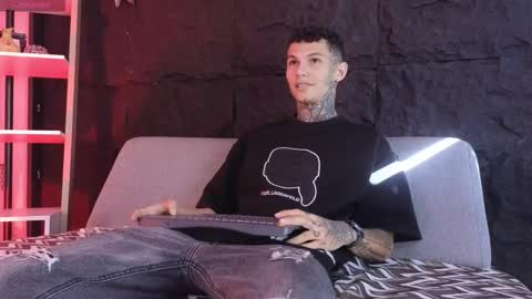 Paulo online show from February 14, 9:00 pm