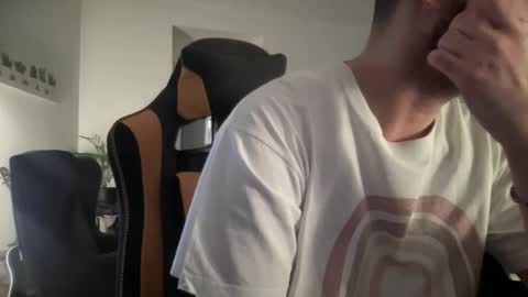 love bush online show from December 1, 7:46 am