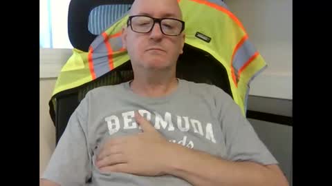 Paul online show from April 18, 7:40 pm