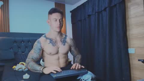 Snapshot of paulthompson_ chatting on February 15, 5:15 am Paul online show from February 15, 5:15 am