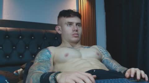 Snapshot of paulthompson_ chatting on February 28, 6:03 am Paul online show from February 28, 6:03 am