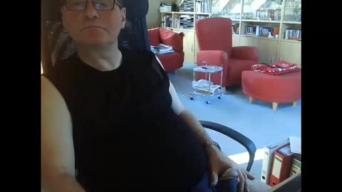 Snapshot of pavlovsdog2006 chatting on February 4, 9:15 am Pavlov aka Peter online show from February 4, 9:15 am