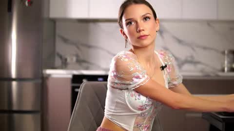 Beautiful Mila online show from December 1, 5:23 am