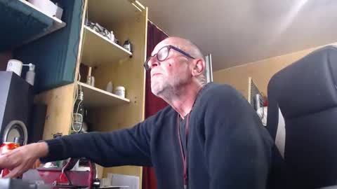 Snapshot of pc8474408 chatting on May 5, 7:00 pm pc8474408 online show from May 5, 7:00 pm