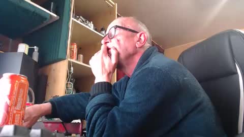 Snapshot of pc8474408 chatting on May 11, 1:11 am pc8474408 online show from May 11, 1:11 am