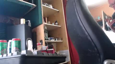 Snapshot of pc8474408 chatting on May 17, 2:13 pm pc8474408 online show from May 17, 2:13 pm