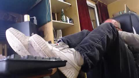 Snapshot of pc8474408 chatting on May 25, 12:05 am pc8474408 online show from May 25, 12:05 am