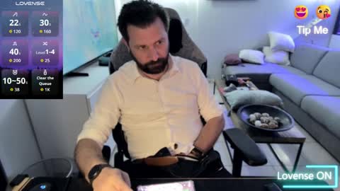 Snapshot of pc92160 chatting on April 20, 7:04 pm pc92160 online show from April 20, 7:04 pm