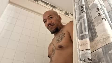 Snapshot of pcuddy3 chatting on June 19, 12:48 am Phenomenal online show from June 19, 12:48 am