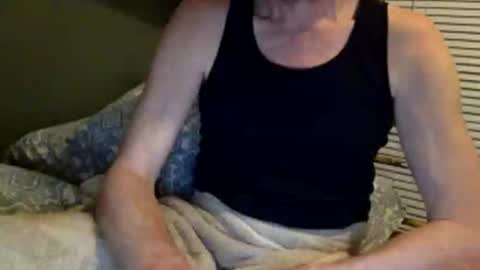 Snapshot of pea23 chatting on February 9, 9:52 pm pea23 online show from February 9, 9:52 pm